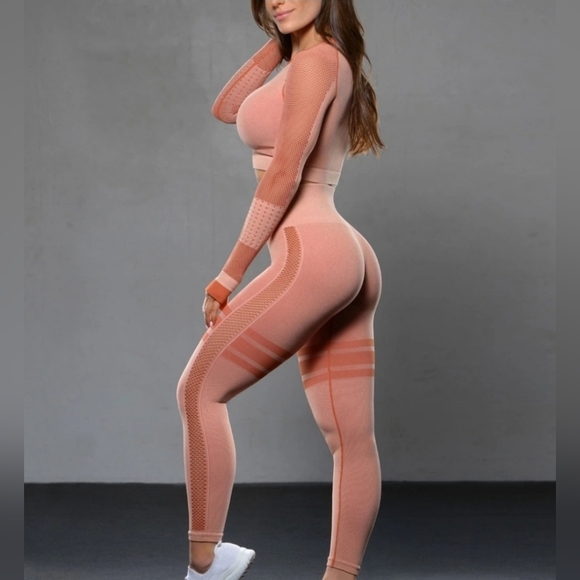 Bombshell Sportswear Elite Seamless Set Coral Pink Size M/L - Picture 1 of 16